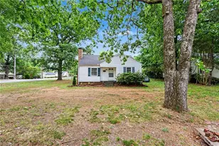 2201 Edgewood Dr, High Point, NC 27262 - Photo 12