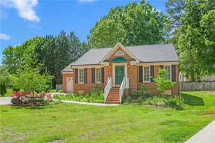 211 Sullivan Ct, Gibsonville, NC 27249 - Photo 2