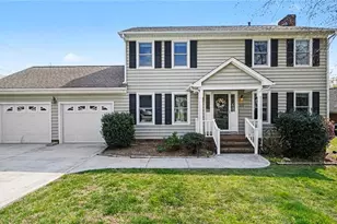 537 N Gurney St, Burlington, NC 27215 - Photo 1