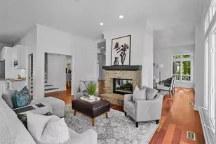 81002 Alexander, Chapel Hill, NC 27517 - Photo 16
