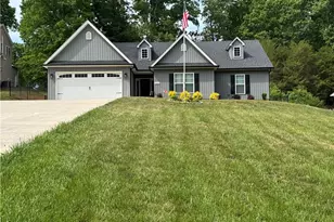 429 Winchester Dr, King, NC 27021 - Photo 2