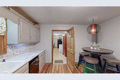 859 Lakeview Drive, Thomasville, NC 27360 - Photo 16