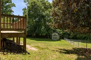 124 Hunter Cir, Wilkesboro, NC 28697 - Photo 4