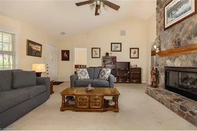 124 Hunter Circle, Wilkesboro, NC 28697 - Photo 6
