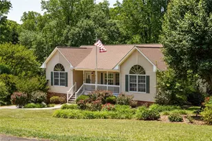 124 Hunter Cir, Wilkesboro, NC 28697 - Photo 40