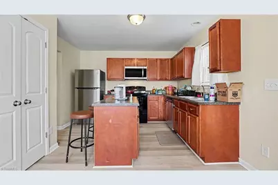 4293 Youngstown Drive, Greensboro, NC 27405 - Photo 6