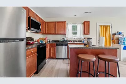 4293 Youngstown Drive, Greensboro, NC 27405 - Photo 8