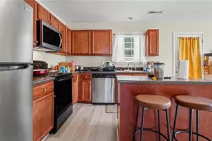 4293 Youngstown Dr, Greensboro, NC 27405 - Photo 8