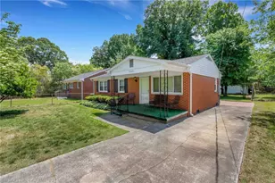 2506 Aster Dr, Greensboro, NC 27401 - Photo 2