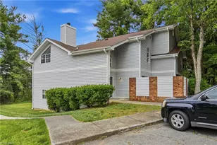 805 Salem Pointe Ln, Winston-Salem, NC 27101 - Photo 2