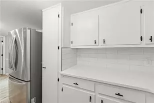 2106 Joseph St, Burlington, NC 27215 - Photo 12