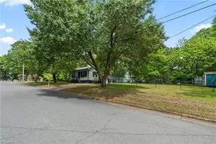2106 Joseph St, Burlington, NC 27215 - Photo 28