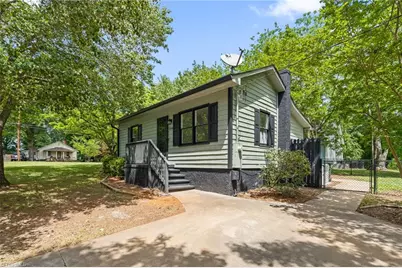 2106 Joseph Street, Burlington, NC 27215 - Photo 2