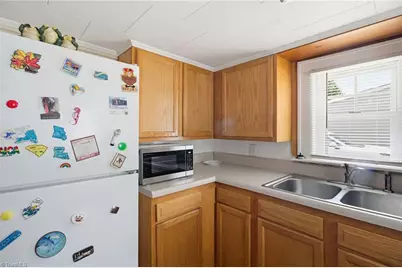 609 Dobson Street, Kernersville, NC 27284 - Photo 16