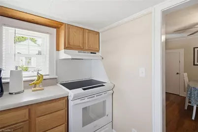 609 Dobson Street, Kernersville, NC 27284 - Photo 14
