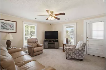 609 Dobson Street, Kernersville, NC 27284 - Photo 6