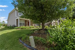 2631 Crosland Hill Dr, Winston-Salem, NC 27106 - Photo 2