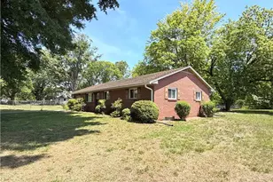 531 Lawrence Ridge, Lewisville, NC 27023 - Photo 2