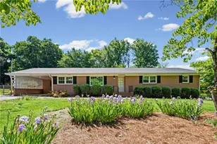 6595 Rollingwood Dr, Clemmons, NC 27012 - Photo 2