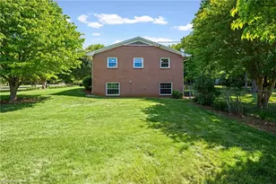 6595 Rollingwood Dr, Clemmons, NC 27012 - Photo 4