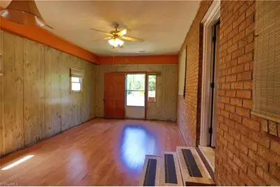 834 Mary James Avenue, Thomasville, NC 27360 - Photo 4