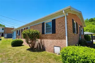 834 Mary James Ave, Thomasville, NC 27360 - Photo 2