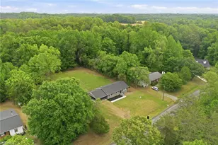 633 Atwater Rd, Burlington, NC 27217 - Photo 14