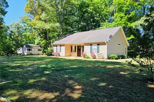 246 Eaglewood Ln, Winston-Salem, NC 27127 - Photo 2