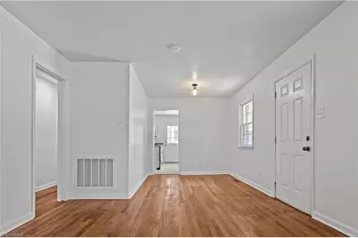 506 Rosebriar Court, Greensboro, NC 27407 - Photo 4