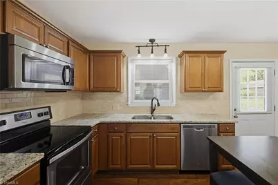 8933 Ambridge Drive, Kernersville, NC 27284 - Photo 16
