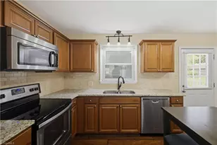 8933 Ambridge Dr, Kernersville, NC 27284 - Photo 16
