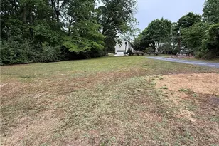 1200 Edgemont Rd, Greensboro, NC 27406 - Photo 4