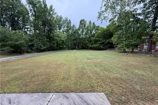 1200 Edgemont Rd, Greensboro, NC 27406 - Photo 2