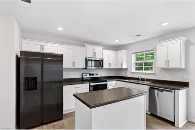 4712 Black Forest Drive, Greensboro, NC 27405 - Photo 10