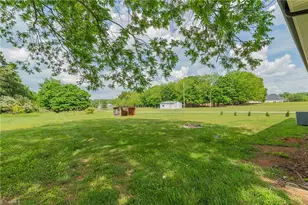 268 Heath Ln, Lexington, NC 27292 - Photo 2