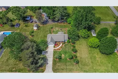 183 Devon Lane, Statesville, NC 28625 - Photo 4