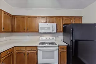 2513 Cottage Pl, Greensboro, NC 27455 - Photo 14