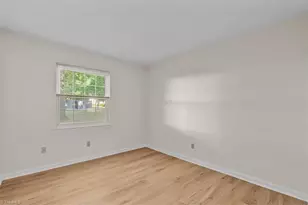 5653 Hornaday Rd, Greensboro, NC 27409 - Photo 16
