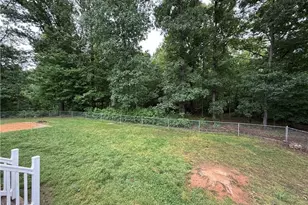 1022 E. Sheraton Park Rd, Pleasant Garden, NC 27313 - Photo 2