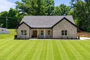 2410 Sedalia Dr, Clemmons, NC 27012 - Photo 1