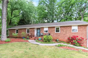 6834 Rollingwood Dr, Clemmons, NC 27012 - Photo 2