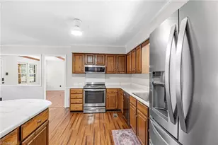 5792 Drake Rd, Greensboro, NC 27406 - Photo 10