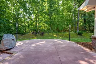 1001 Benton Ct, Reidsville, NC 27320 - Photo 6