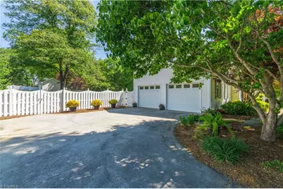 325 Creekside Drive, High Point, NC 27265 - Photo 36