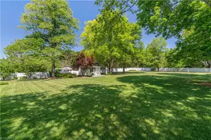325 Creekside Dr, High Point, NC 27265 - Photo 32