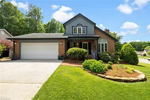 1007 Kings Arms Ct, High Point, NC 27262 - Photo 2