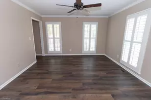 5405 Pondfield Dr, Greensboro, NC 27410 - Photo 6