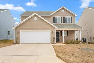 3907 Arcola Wy, Greensboro, NC 27405 - Photo 2