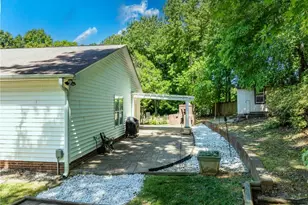 1706 Crinan Ct, High Point, NC 27265 - Photo 6