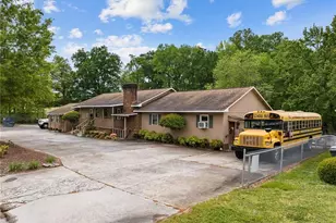 1501 Upland Dr, Greensboro, NC 27405 - Photo 2